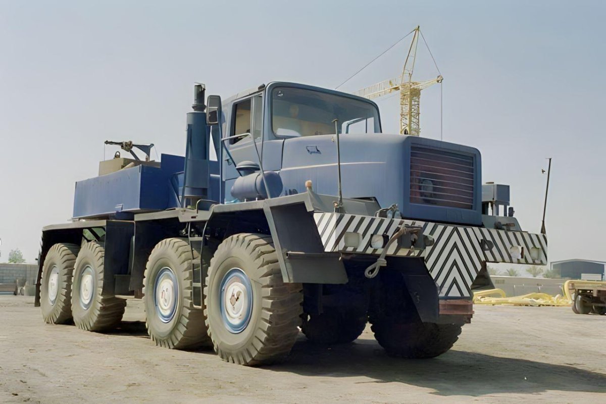 Тягач Faun Hz 40.45/45