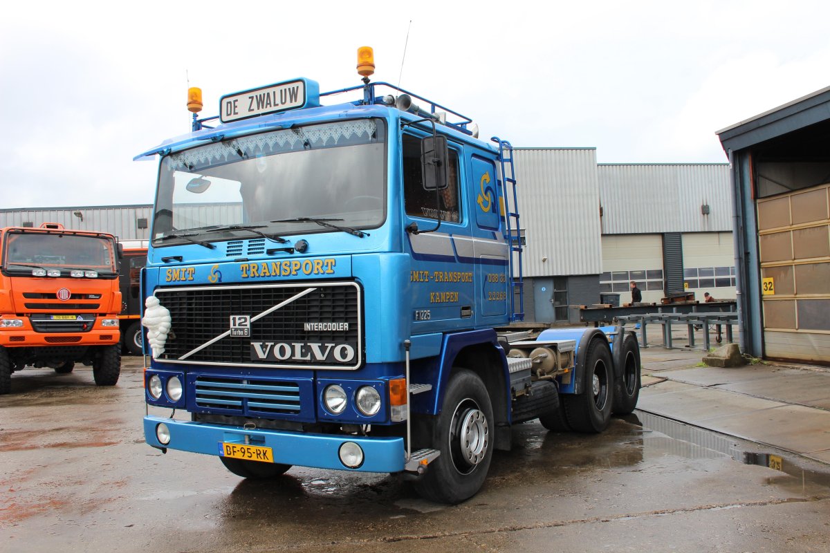 Вольво ф12 тягач