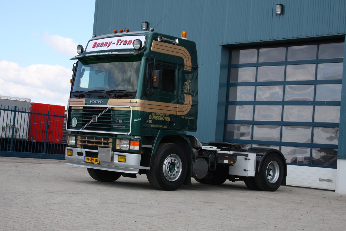 Вольво ф12 тягач