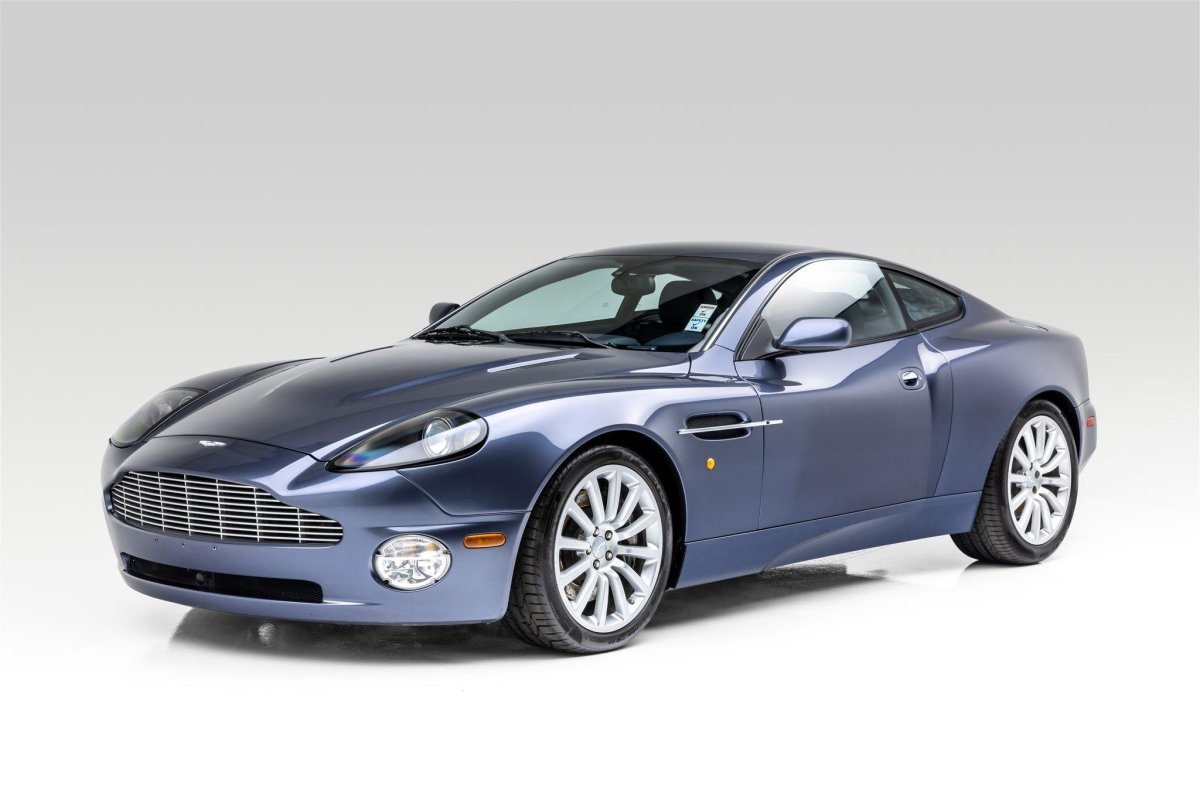 Aston Martin v12 Vanquish 2003