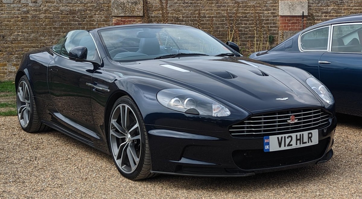Aston Martin Vanquish volante