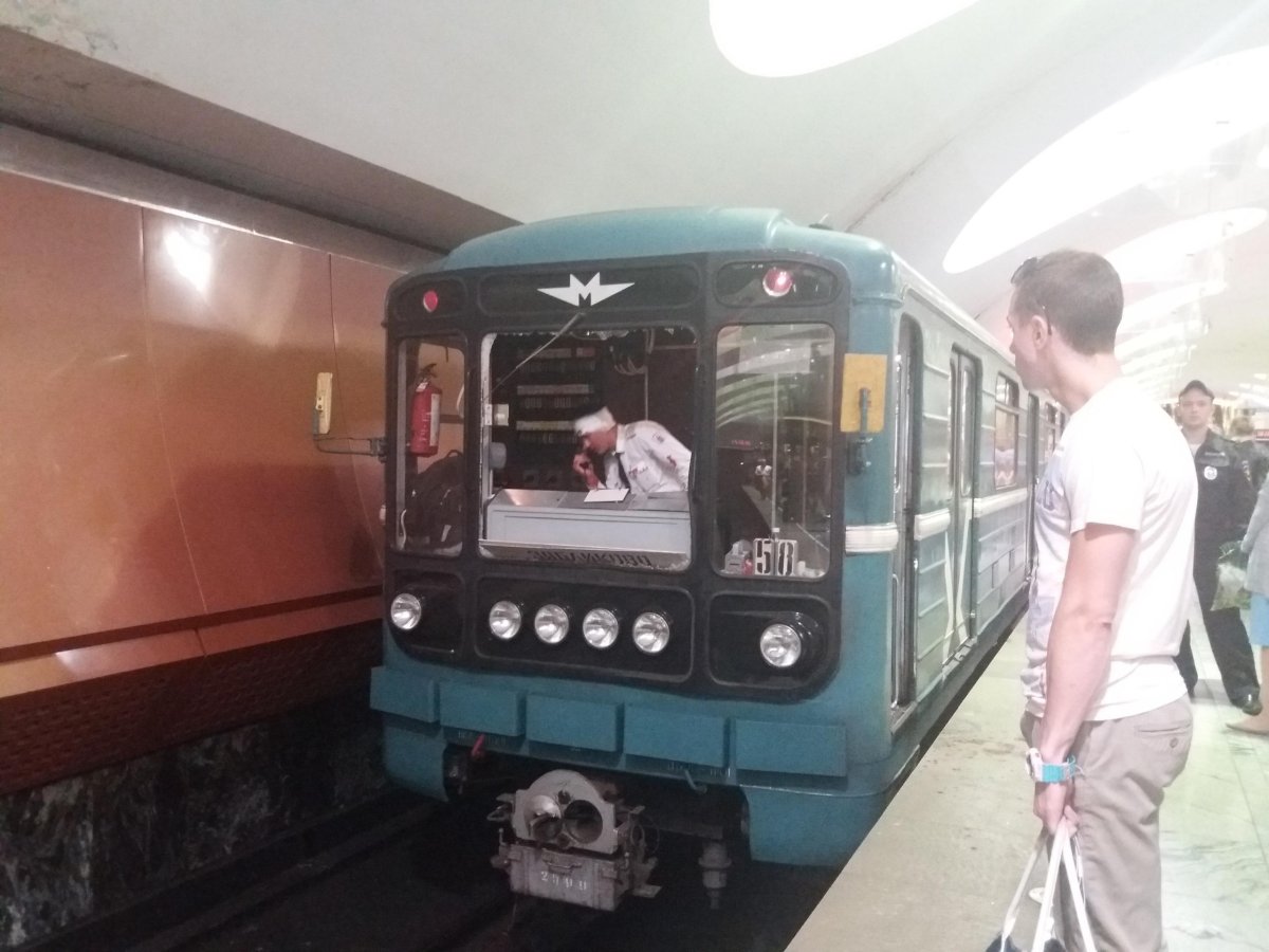 Лобовое стекло электрички