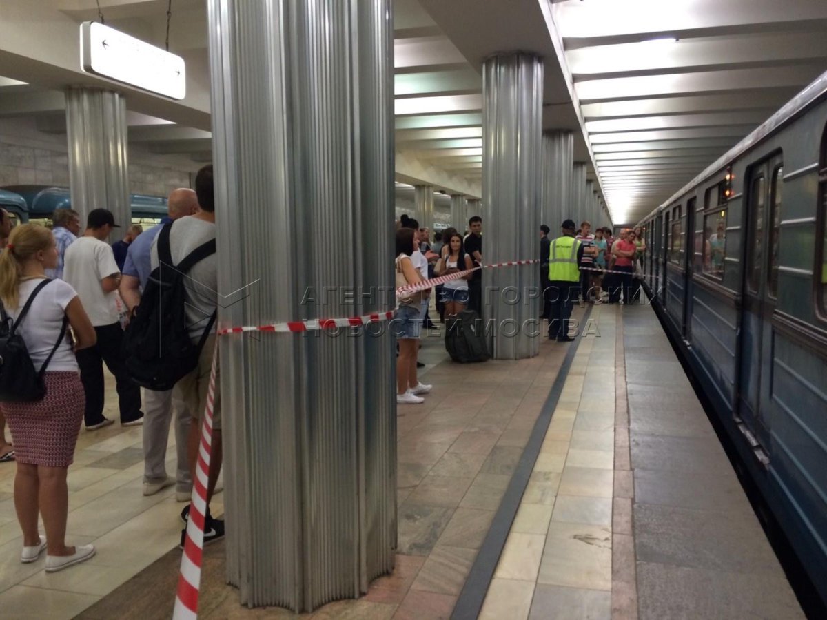 Станция Октябрьское поле