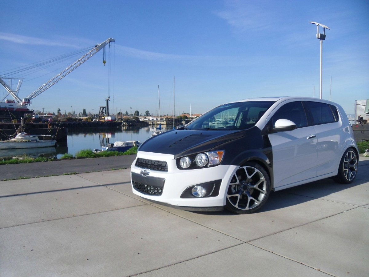 Chevrolet Aveo t300 stance