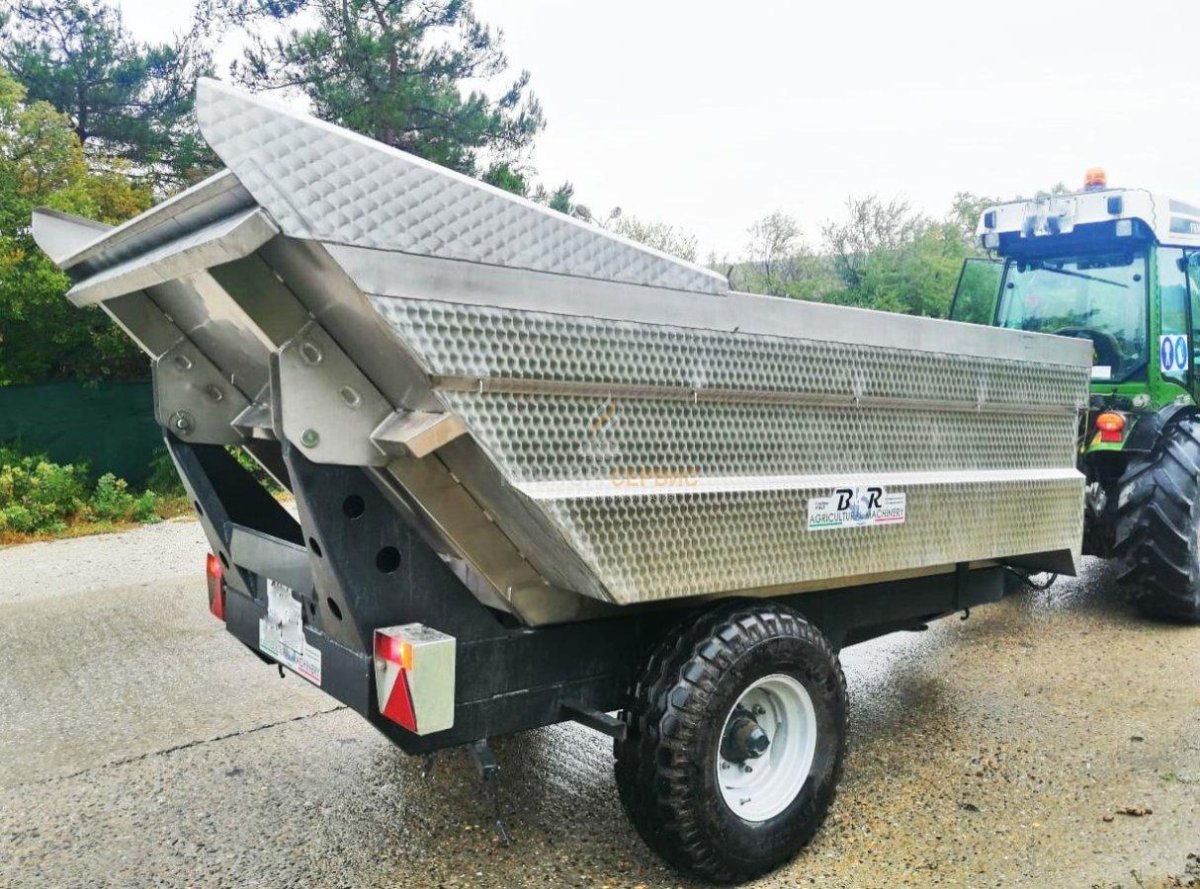 Полуприцеп для перевозки винограда ТВС 2