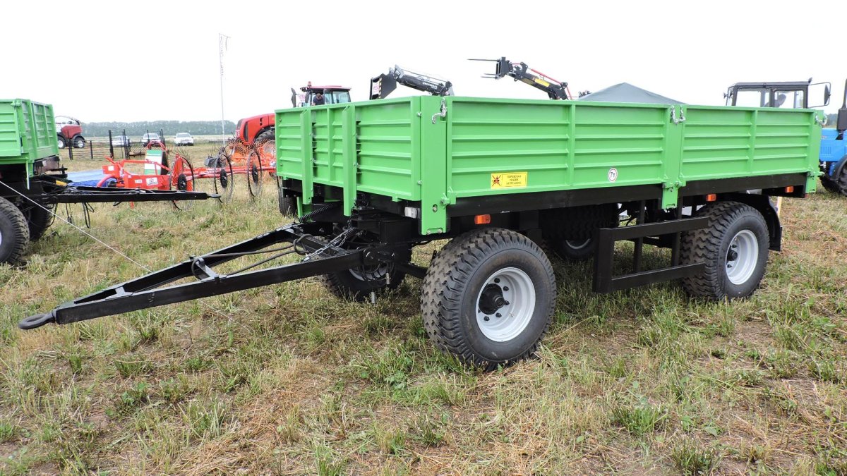 Прицеп тракторный бортовой САП-895821