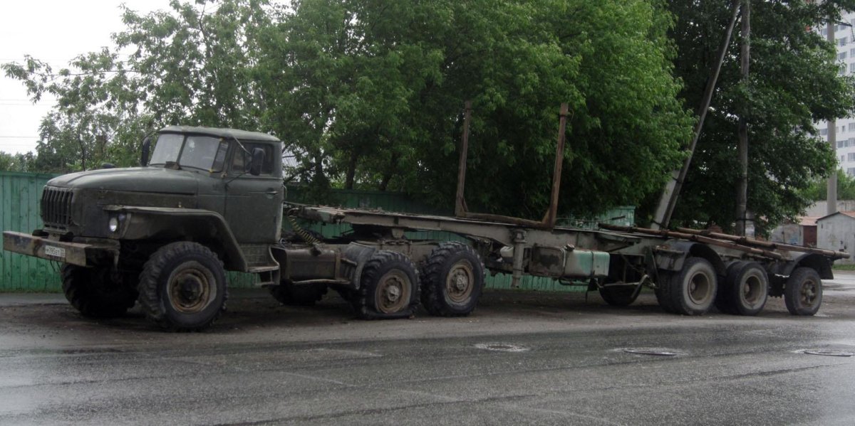 Урал 375 седельный тягач