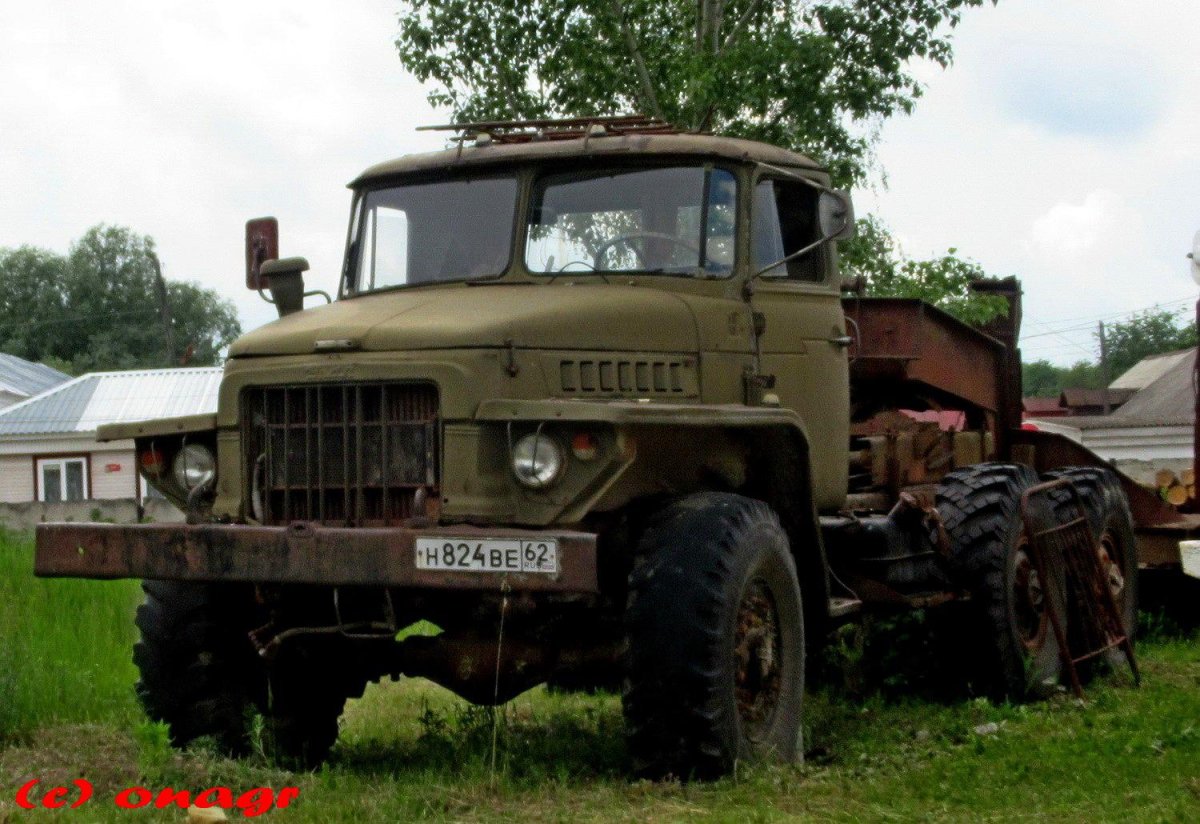 Урал 375 тягач