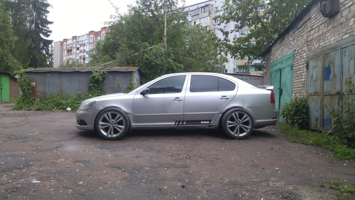 Skoda Octavia Tour r16