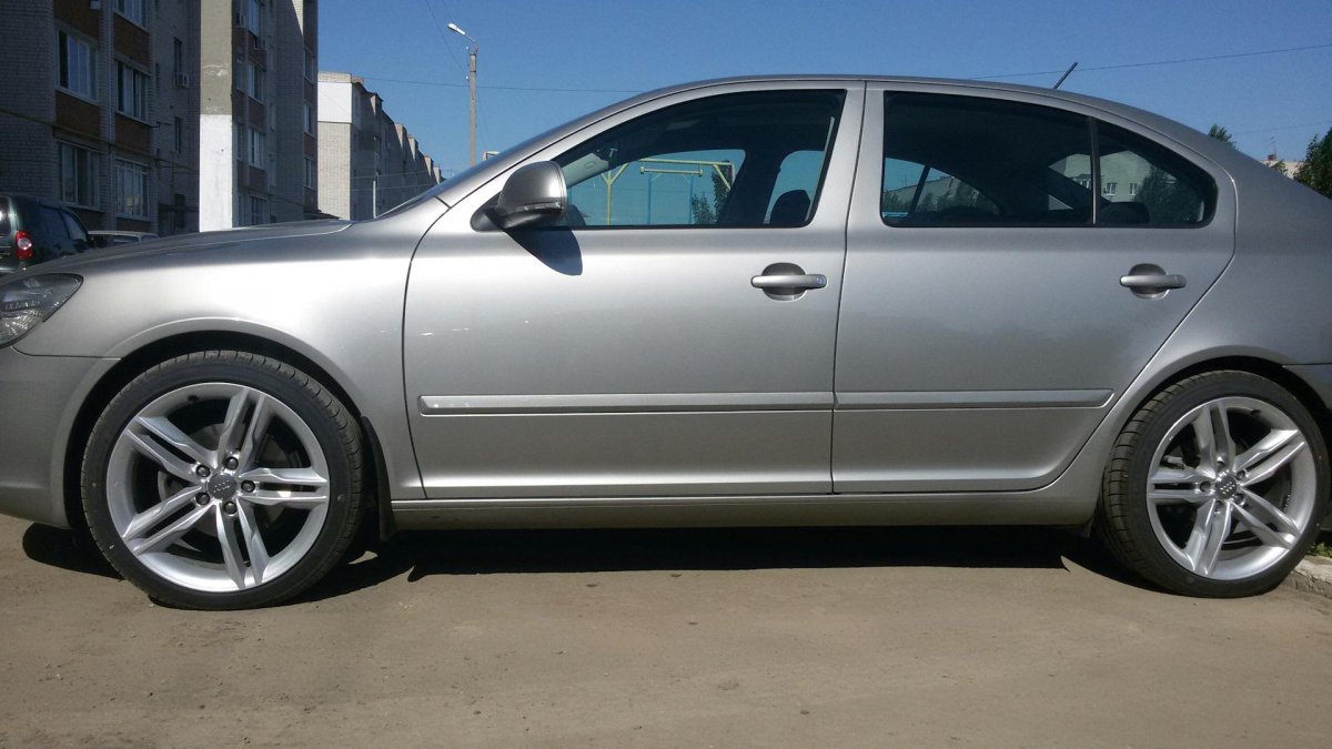 235/45 R17 Octavia a5