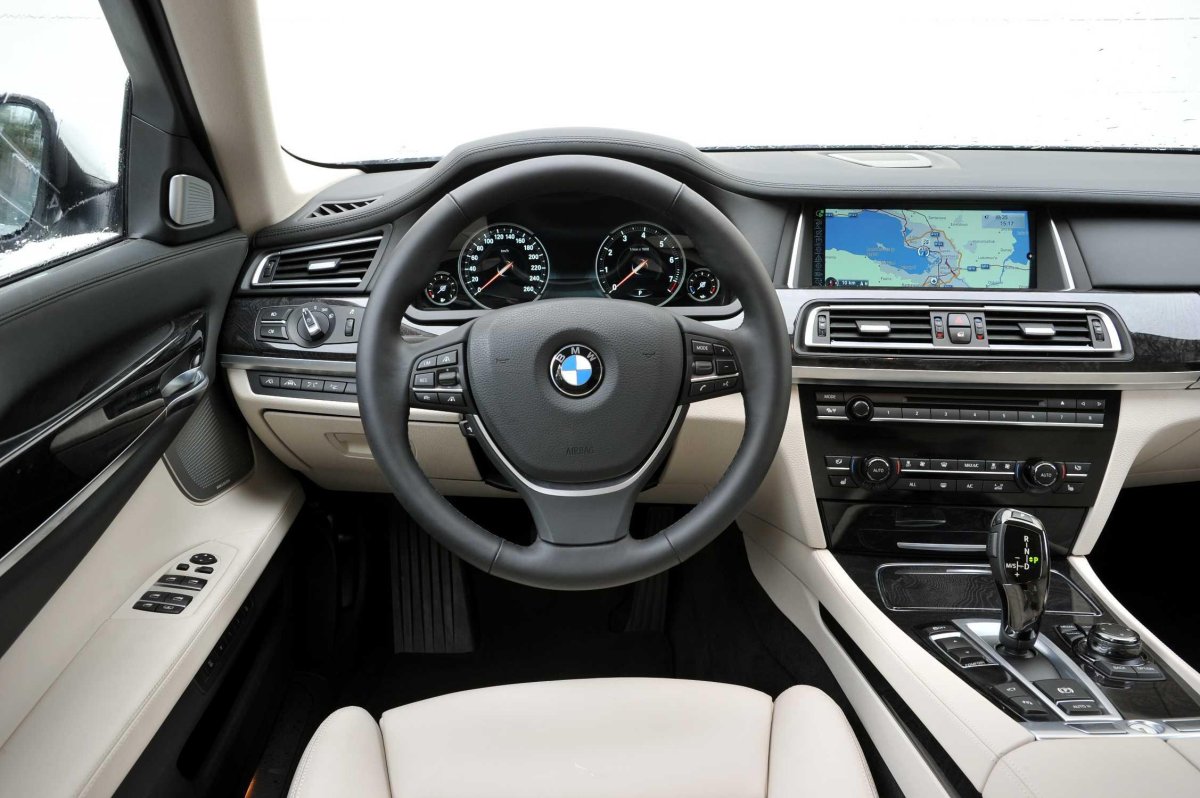 BMW 750i f01