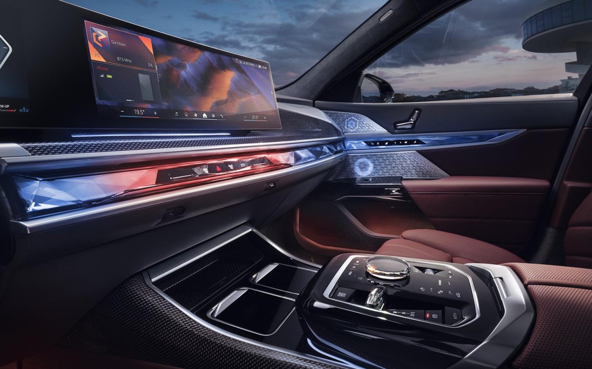 BMW 7 2022 салон
