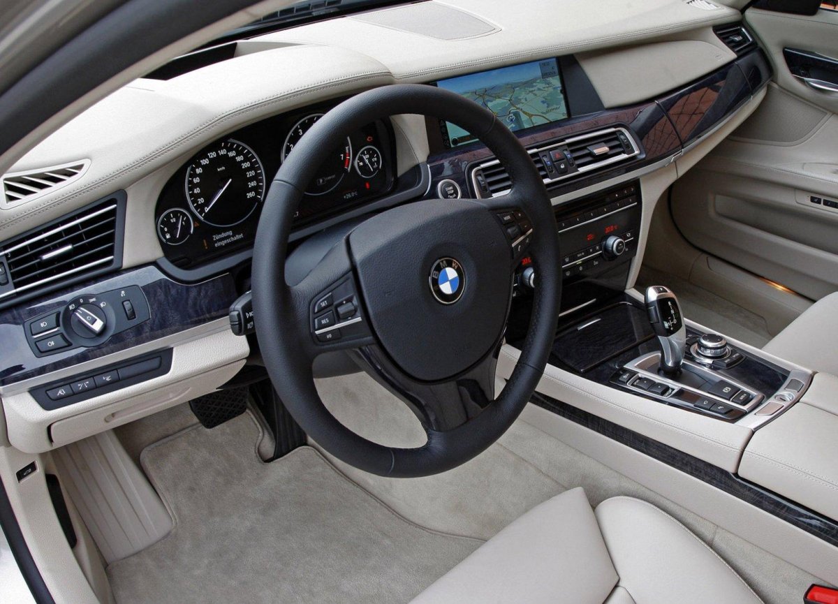 BMW 750li f02