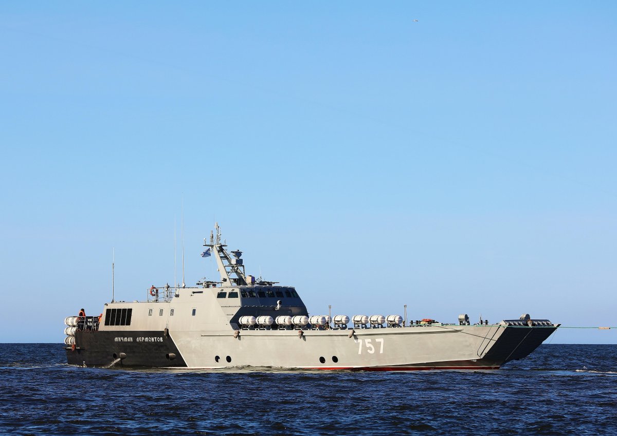 Десантный катер 21820