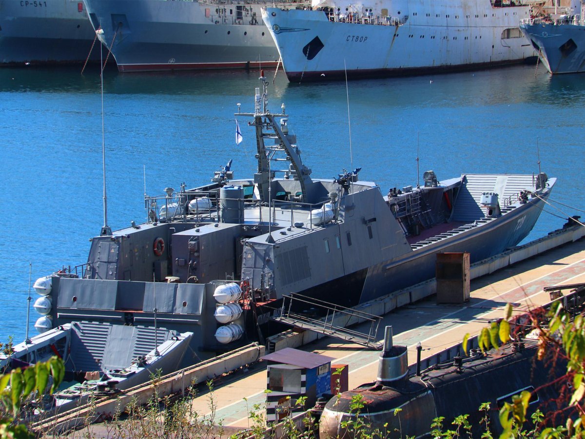 Десантный катер Атаман Платов