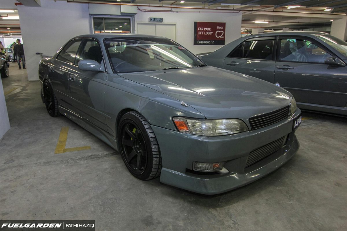 Toyota Mark 2 90 серый