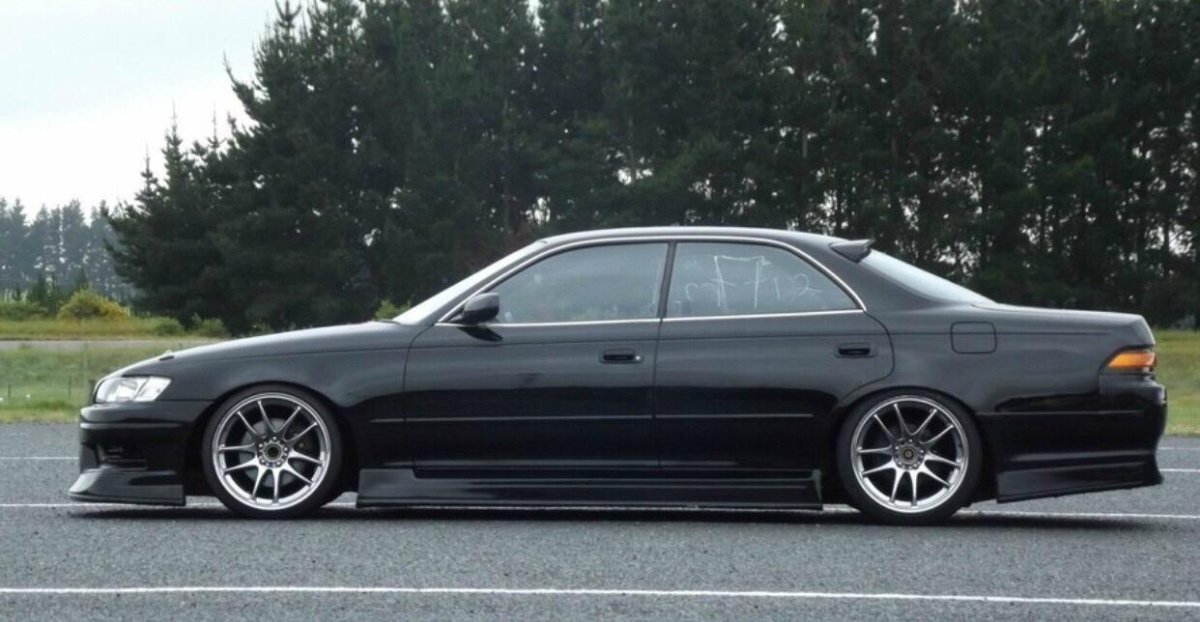 Toyota Mark 2 90 сбоку