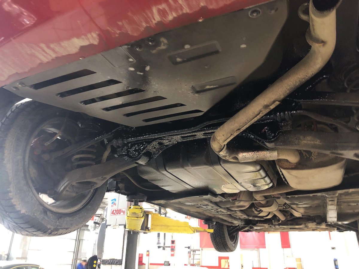 Kia Ceed 2011 днище