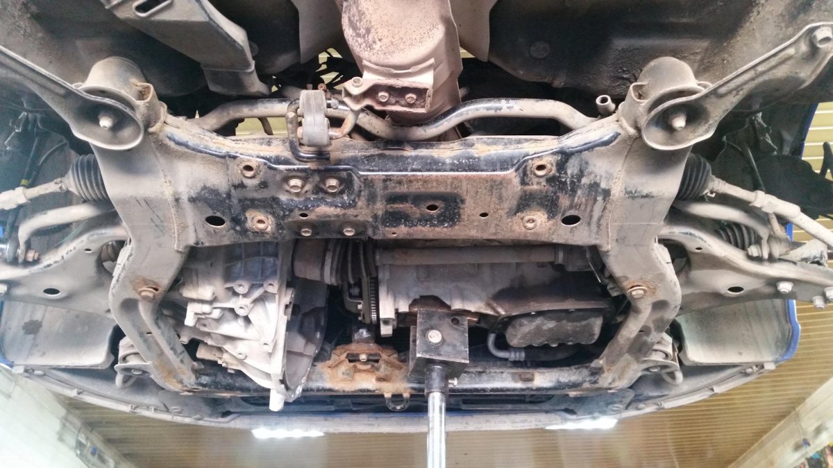 Kia Cerato 3 снизу