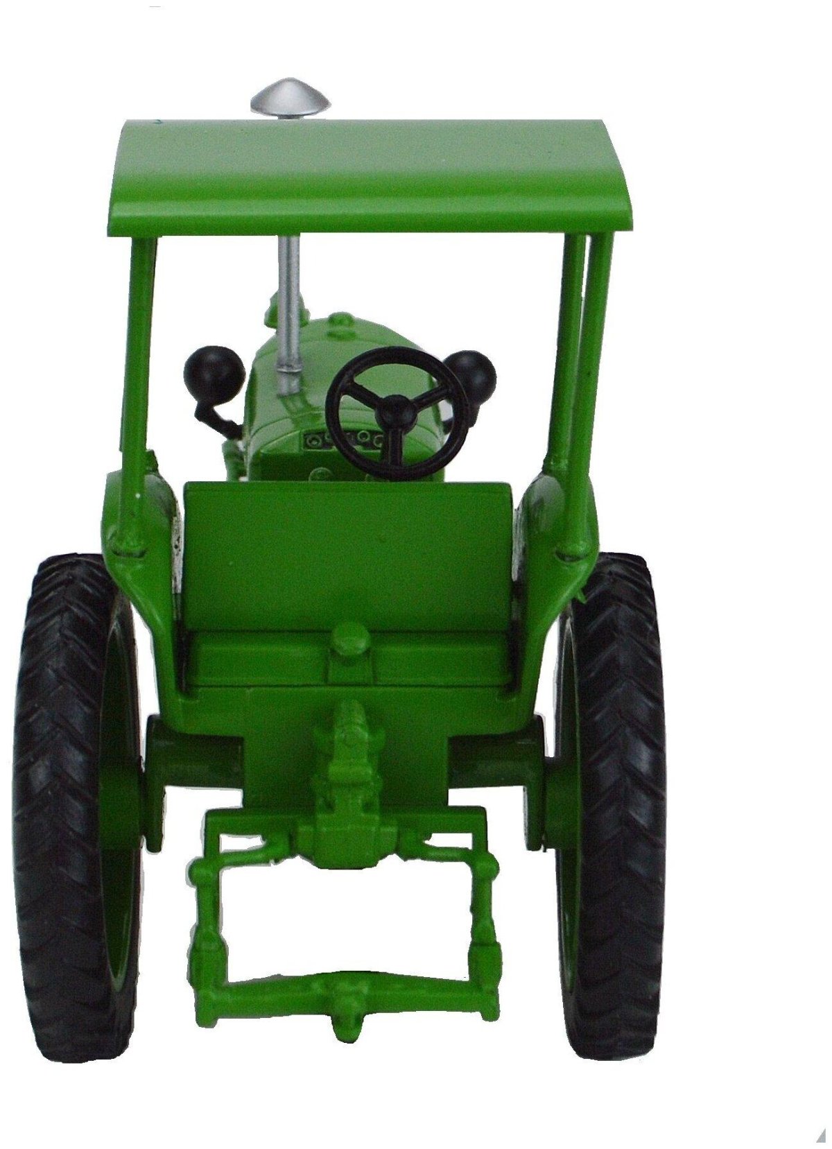 Трактор из металла