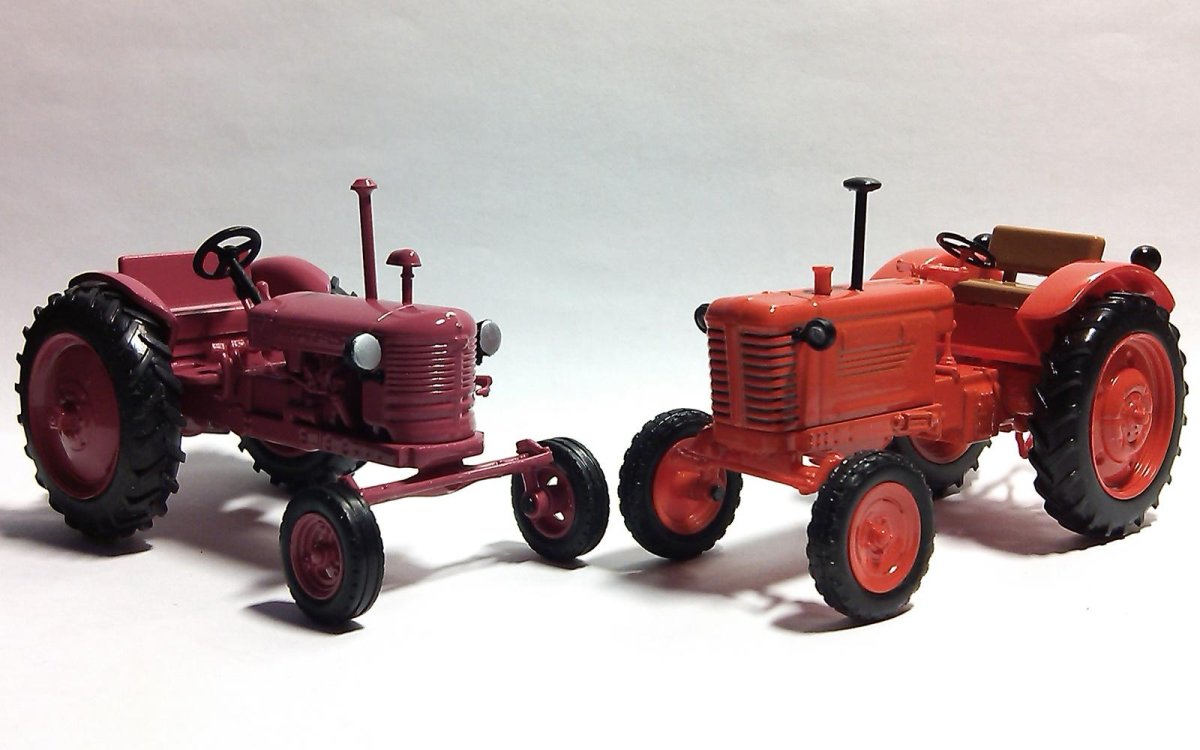 Трактор ДТ-24-3