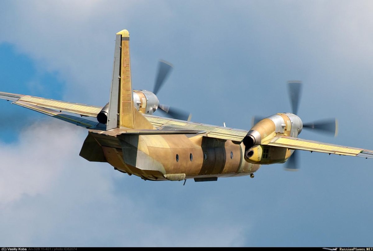 Самолет АН-32