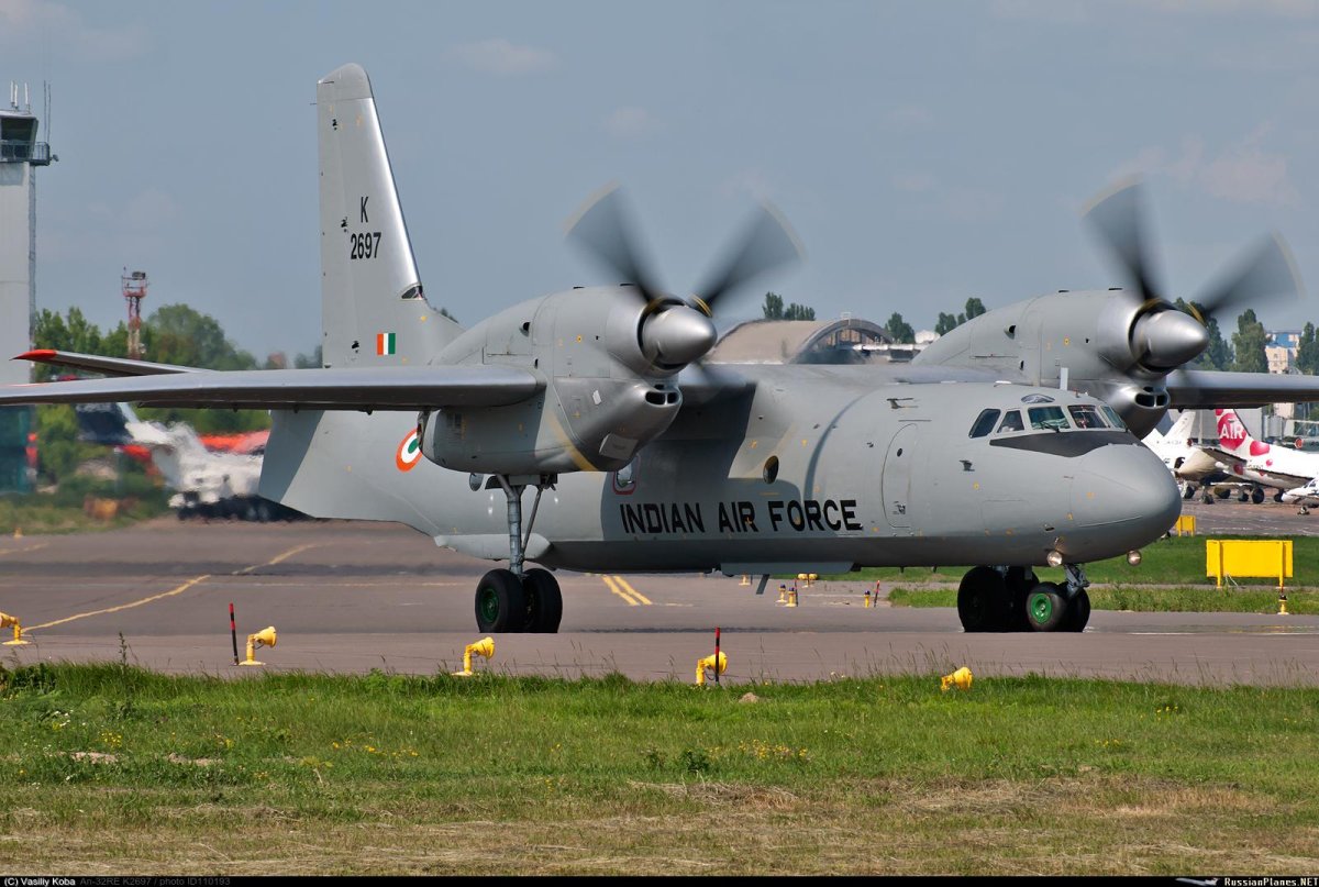 Самолет АН-32