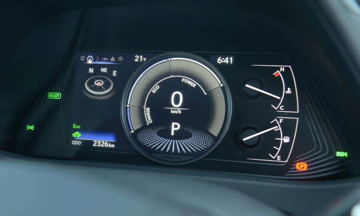 Панель приборов Lexus UX 250