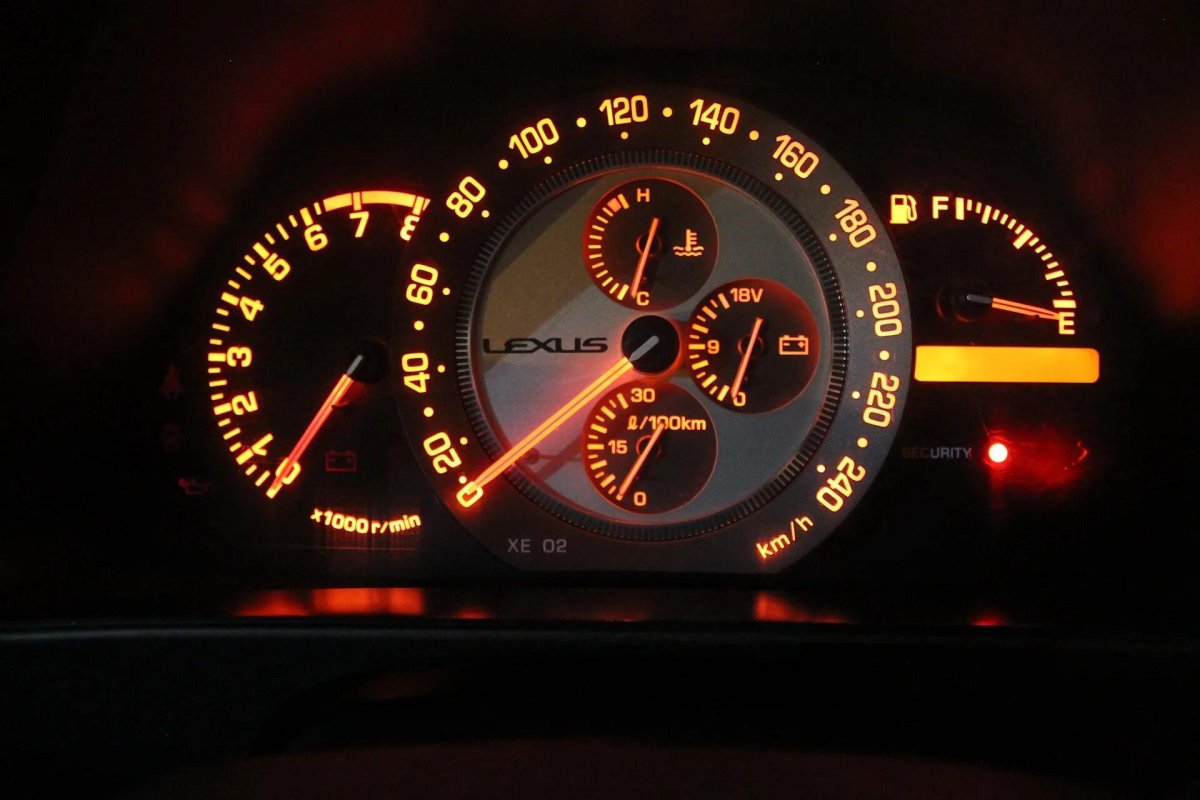 Приборка Лексус is 200