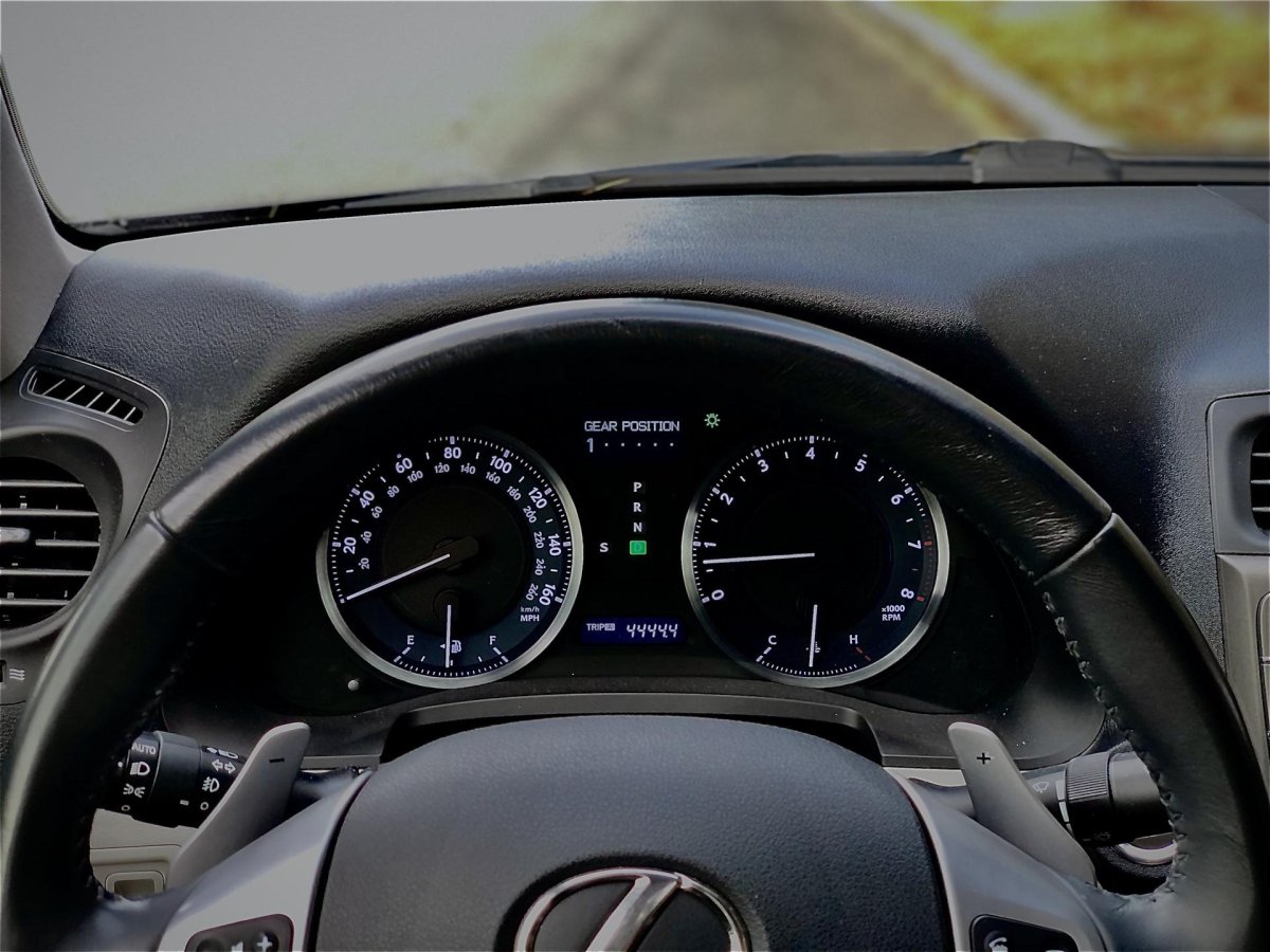 Lexus GS 300 приборка