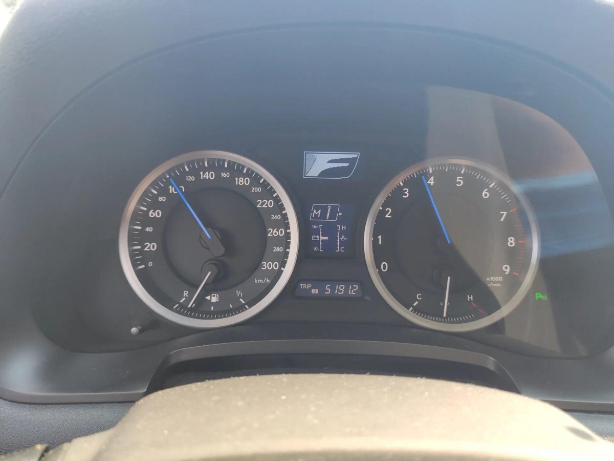 Приборная панель Lexus ISF