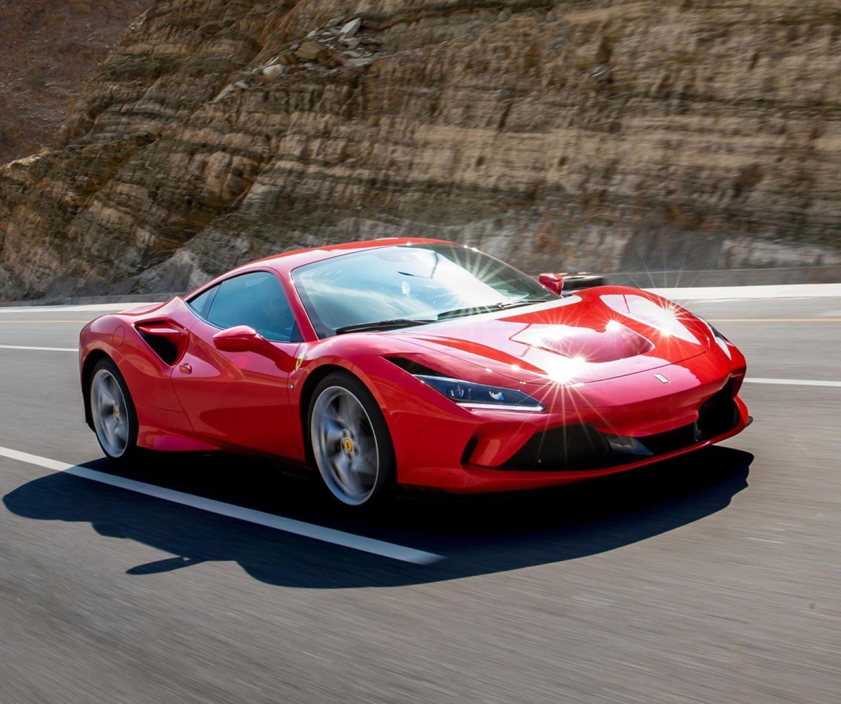Феррари f8 tributo 2021