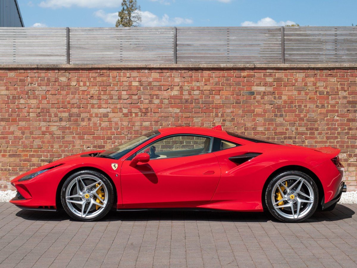 Феррари f8 tributo