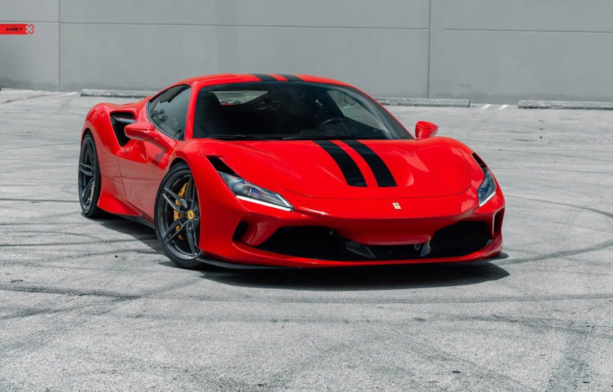 Феррари ф8 Трибуто белая