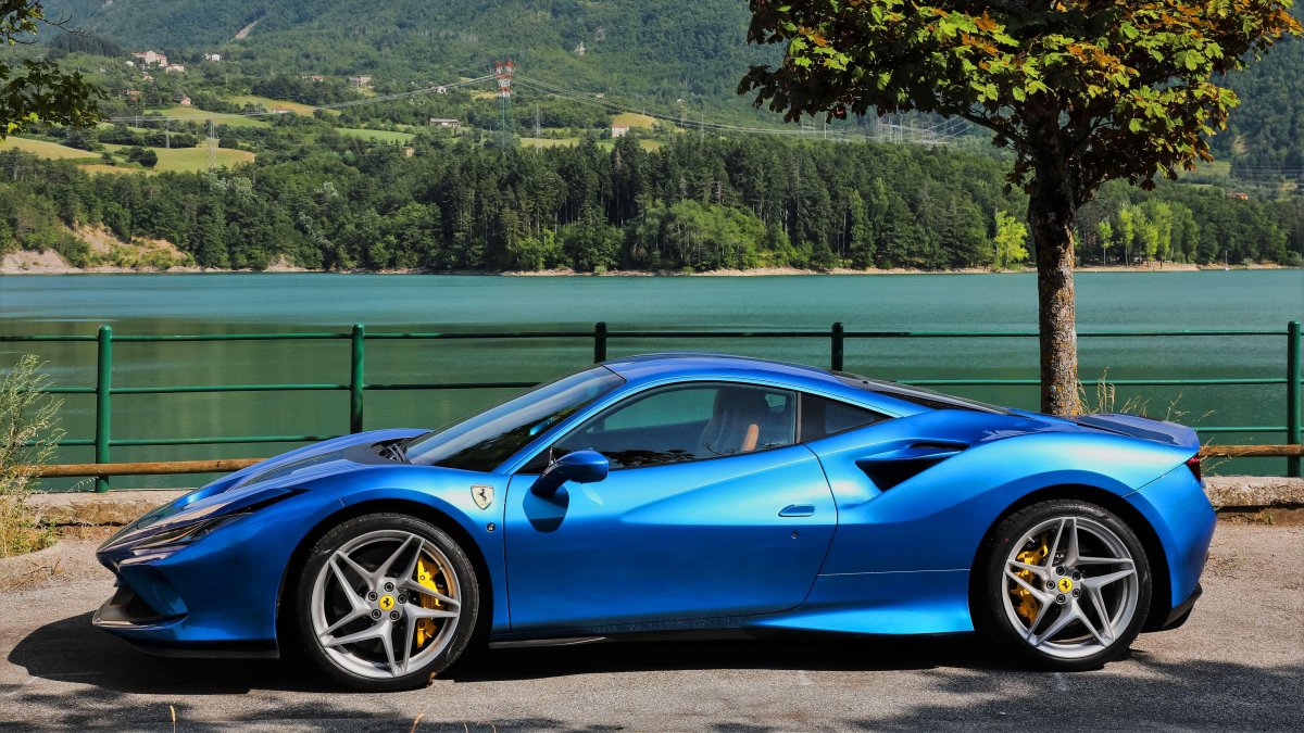 Феррари f8 tributo 2020