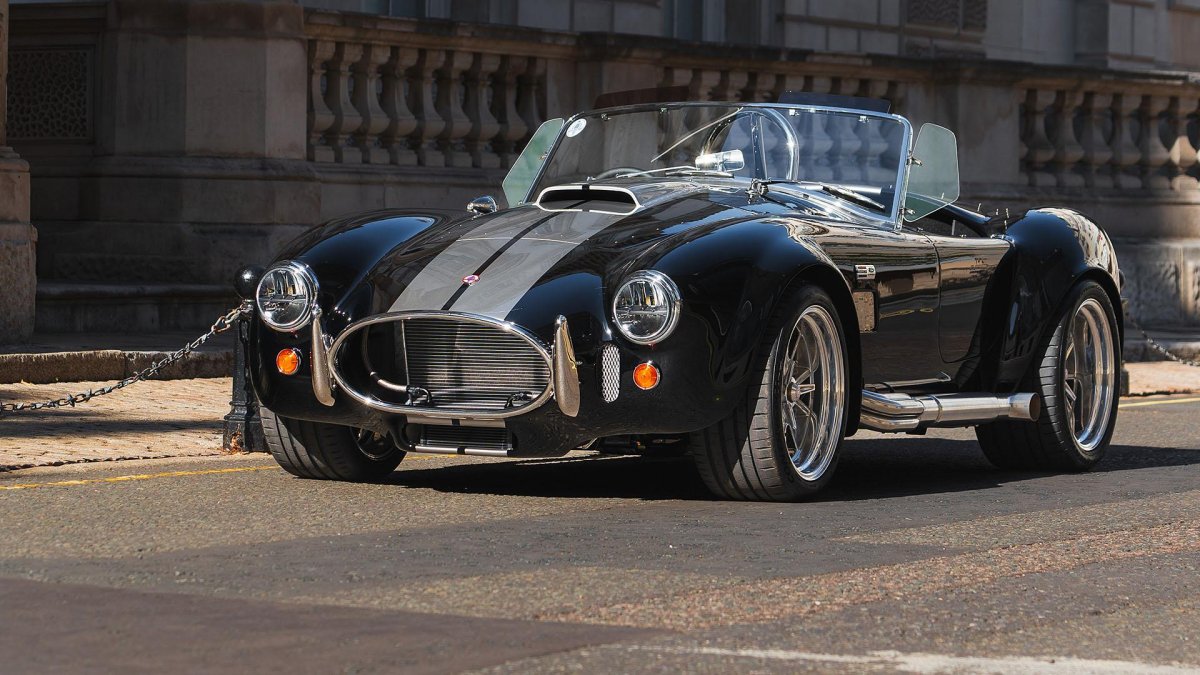 Шелби Кобра новая