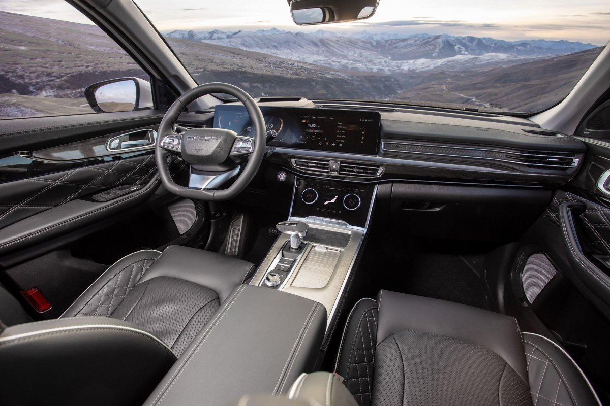 Exeed VX 2022 интерьер
