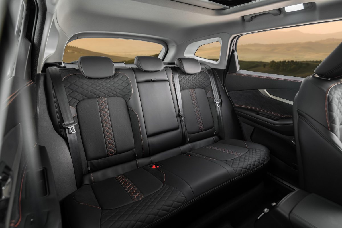 Exceed VX 2022 салон сзади