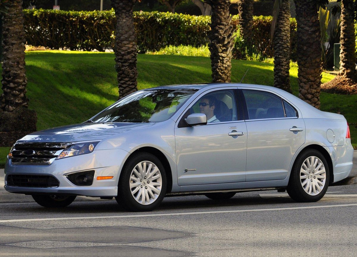 Ford Fusion 2010 седан