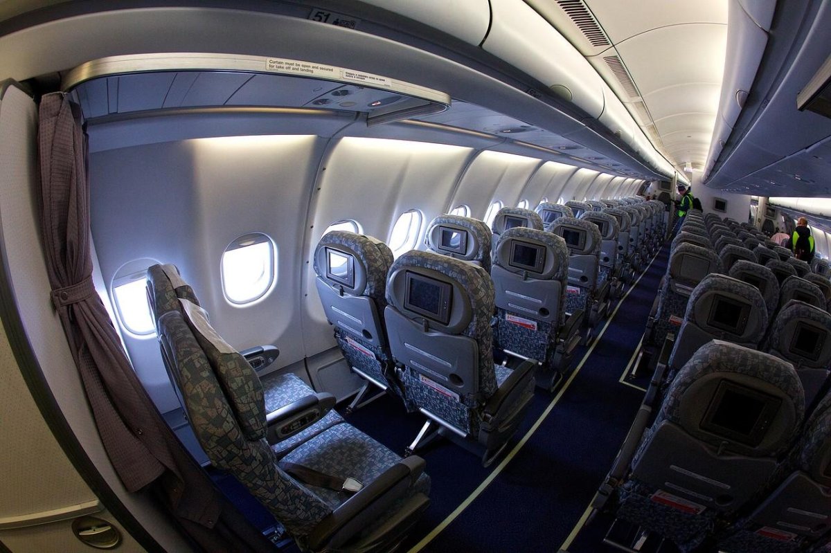 Airbus a330-200 салон