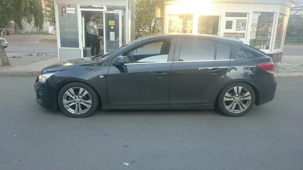 Шевроле Круз хэтчбек диски р18