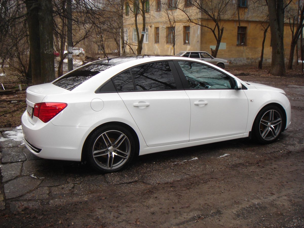 Chevrolet Cruze седан r17