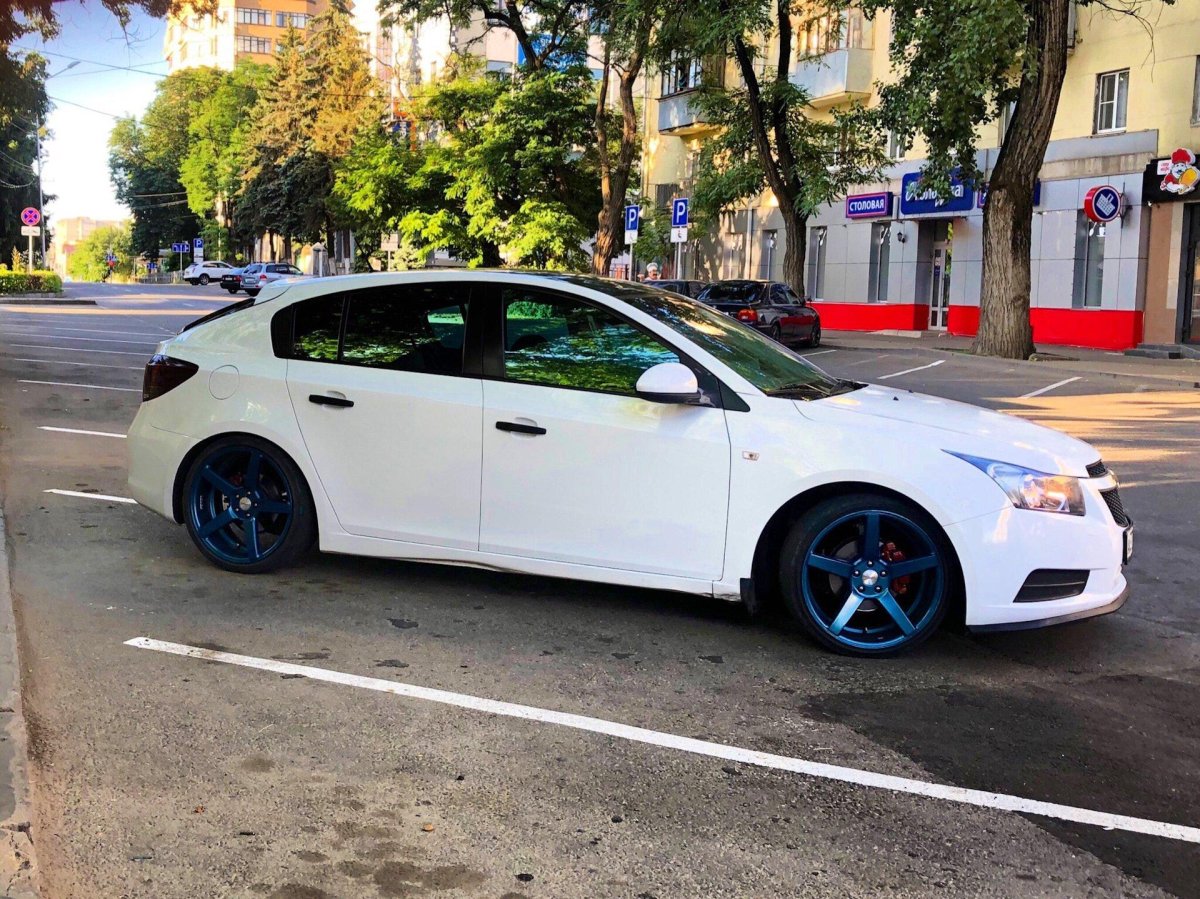 Шевроле Круз r18 хэтчбек