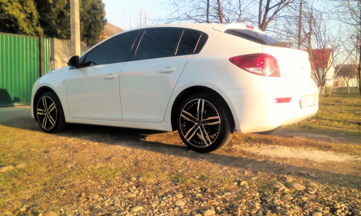 Шевроле Круз хэтчбек диски р18