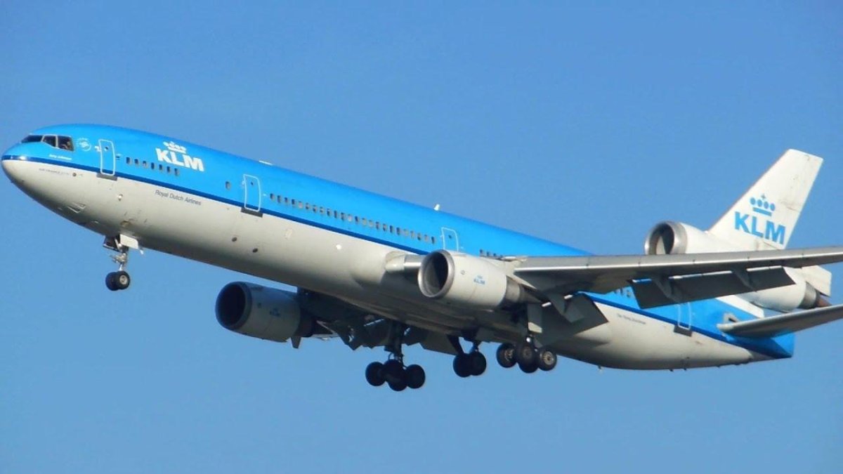 MCDONNELL Douglas MD-11