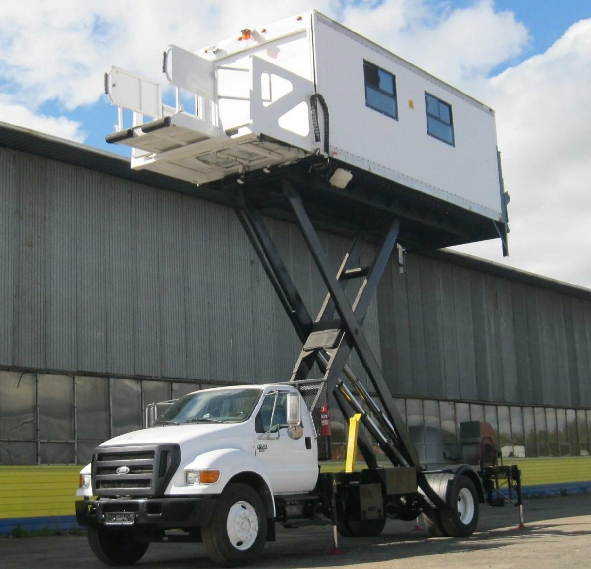 Ford f750 Автолифт