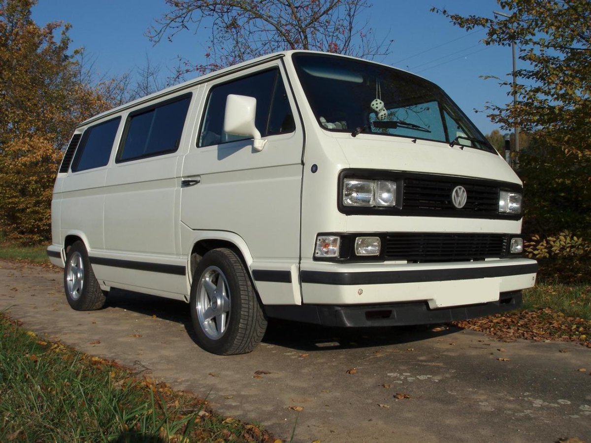 Микроавтобус старый Volkswagen т4