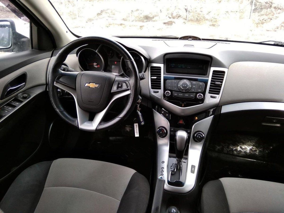 Chevrolet Cruze 2012 седан салон