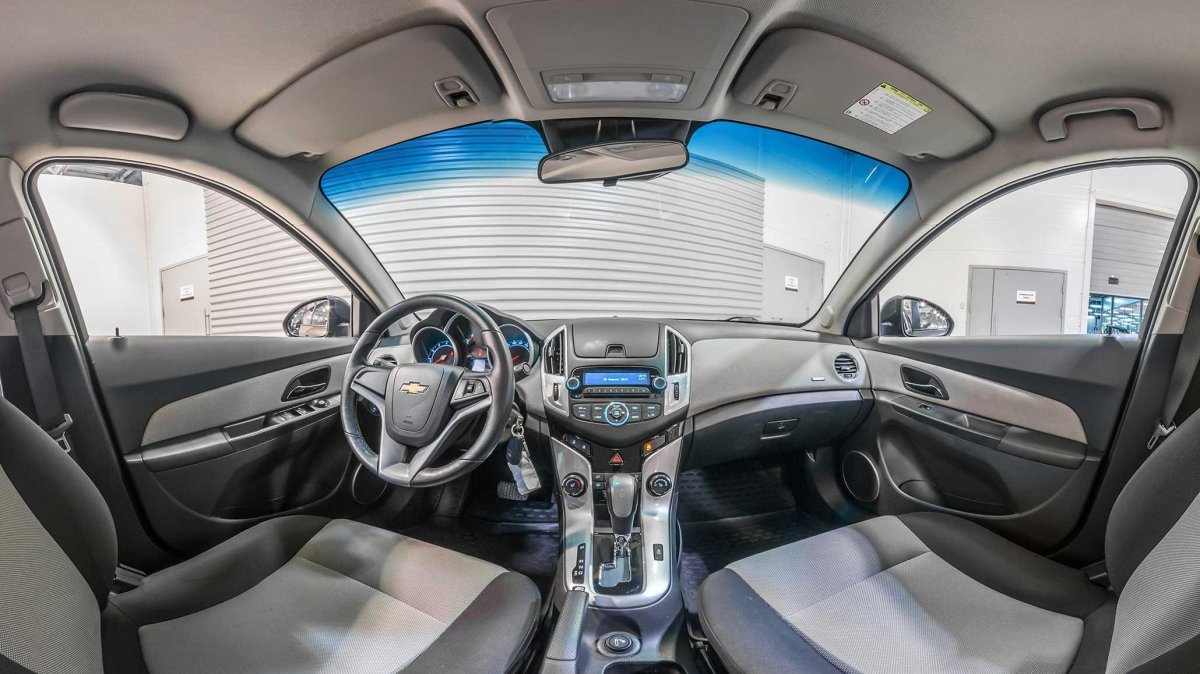 Chevrolet Cruze 2012 хэтчбек салон