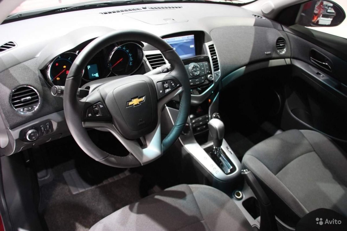 Chevrolet Cruze хэтчбек салон